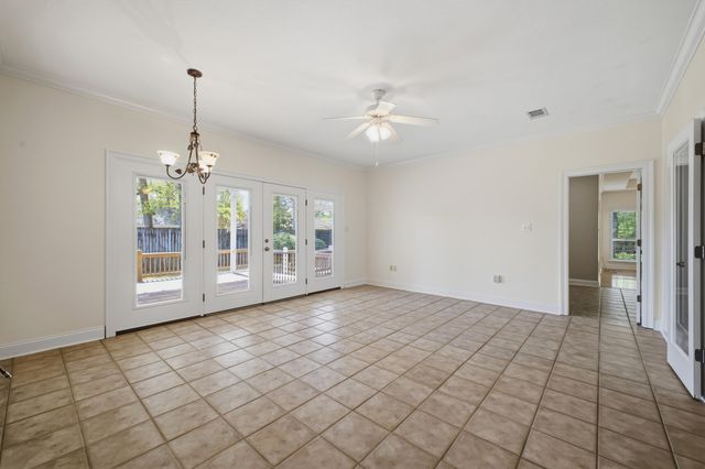 217 Greenwood Pl, Hattiesburg, MS 39402