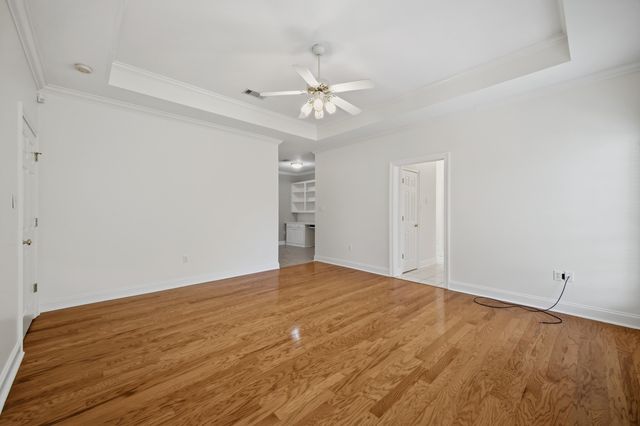 217 Greenwood Pl, Hattiesburg, MS 39402