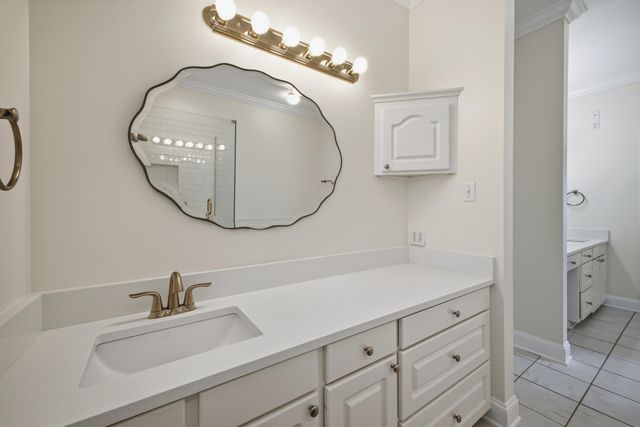 217 Greenwood Pl, Hattiesburg, MS 39402