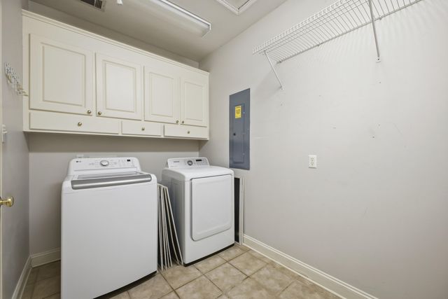 217 Greenwood Pl, Hattiesburg, MS 39402