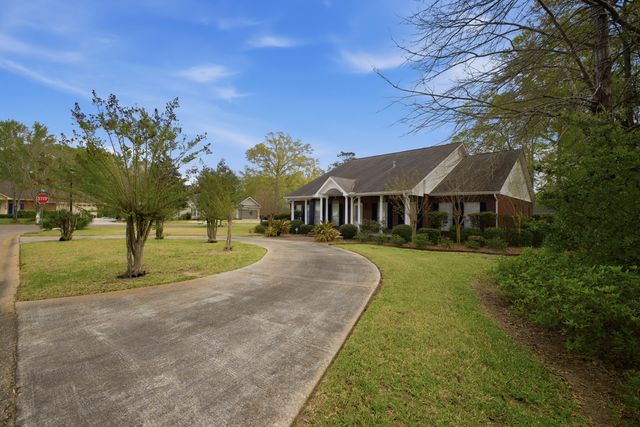 217 Greenwood Pl, Hattiesburg, MS 39402