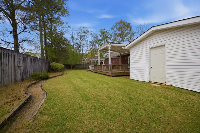 217 Greenwood Pl, Hattiesburg, MS 39402