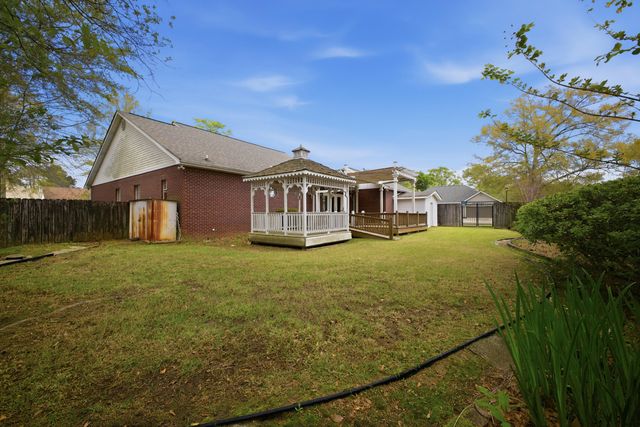 217 Greenwood Pl, Hattiesburg, MS 39402