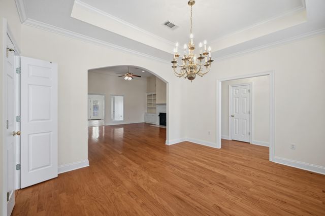 217 Greenwood Pl, Hattiesburg, MS 39402