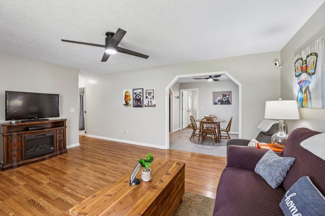 106 Cayenne Rd, Bell Buckle, TN 37020