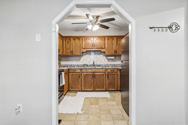 106 Cayenne Rd, Bell Buckle, TN 37020