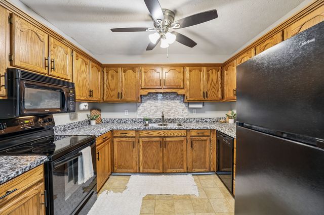 106 Cayenne Rd, Bell Buckle, TN 37020