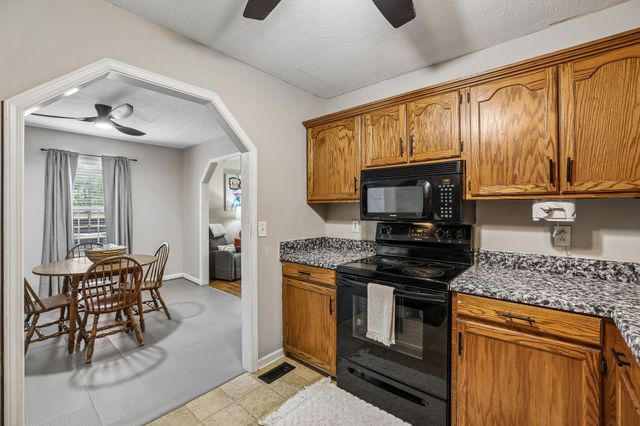 106 Cayenne Rd, Bell Buckle, TN 37020