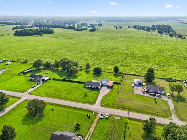 106 Cayenne Rd, Bell Buckle, TN 37020