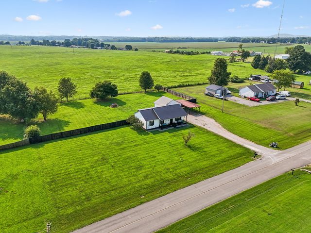 106 Cayenne Rd, Bell Buckle, TN 37020