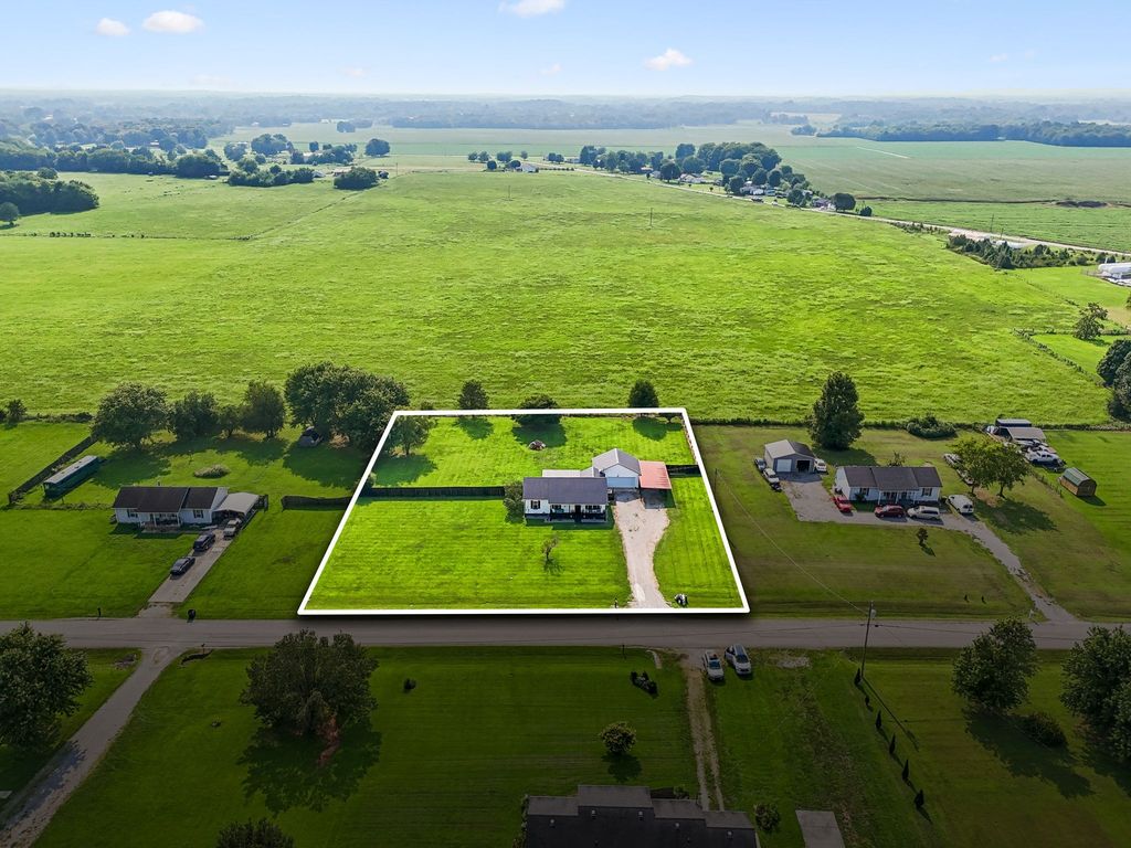 106 Cayenne Rd, Bell Buckle, TN 37020