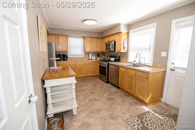 3757 Cone Avenue, Rochester Hills, MI 48309
