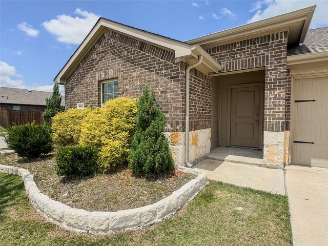 801 Meadow Creek Lane, Josephine, TX 75189
