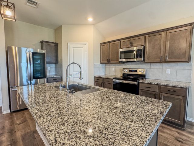 801 Meadow Creek Lane, Josephine, TX 75189