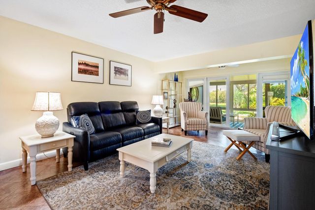 1271 NW 18th Avenue 5D, Delray Beach, FL 33445