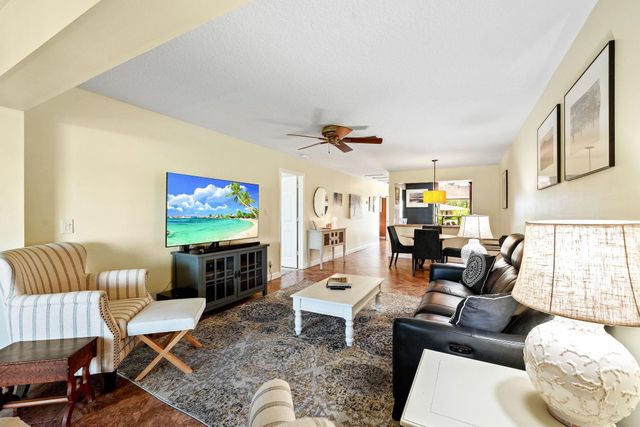 1271 NW 18th Avenue 5D, Delray Beach, FL 33445