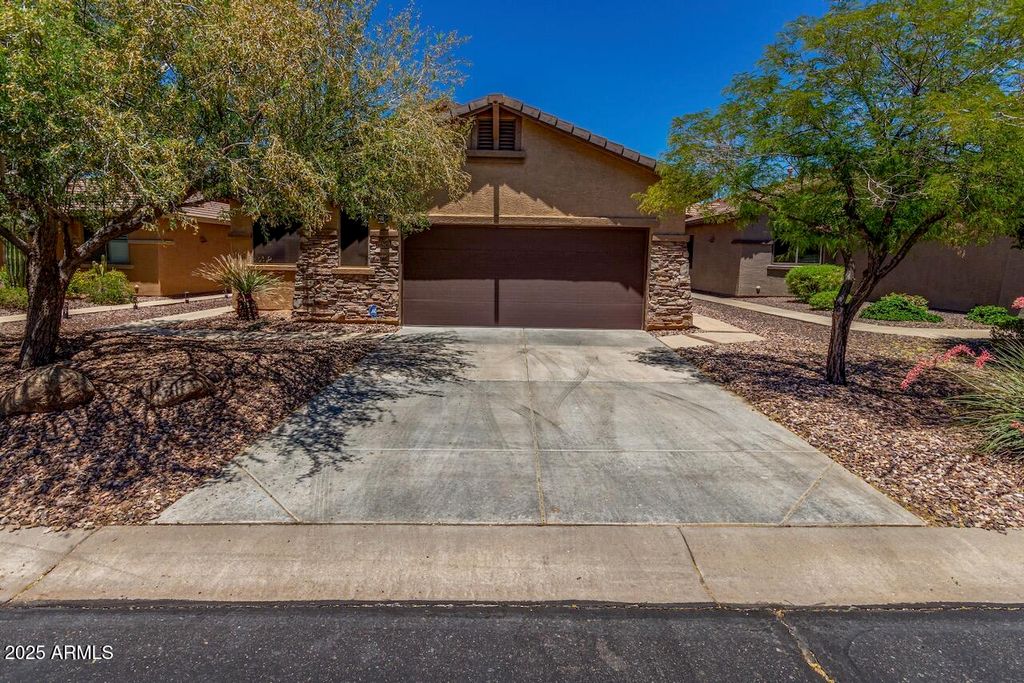 1676 W OWENS Way, Anthem, AZ 85086