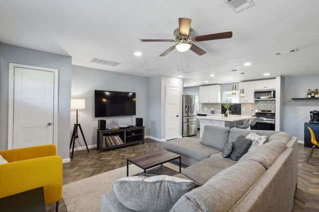 2630 Springvale Drive, Farmers Branch, TX 75234