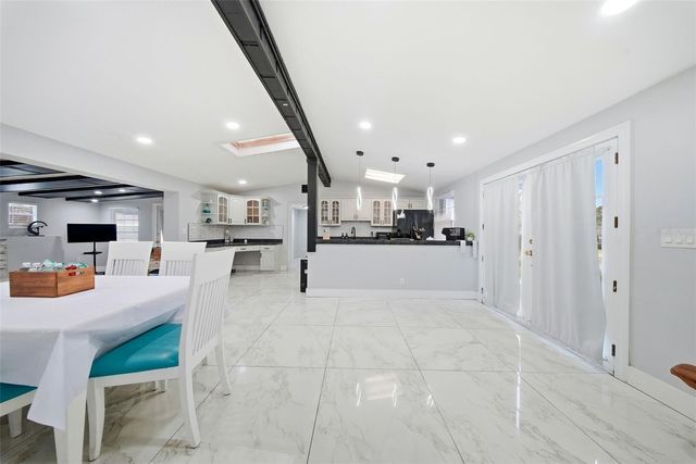 12116 N 52ND STREET, Temple Terrace, FL 33617