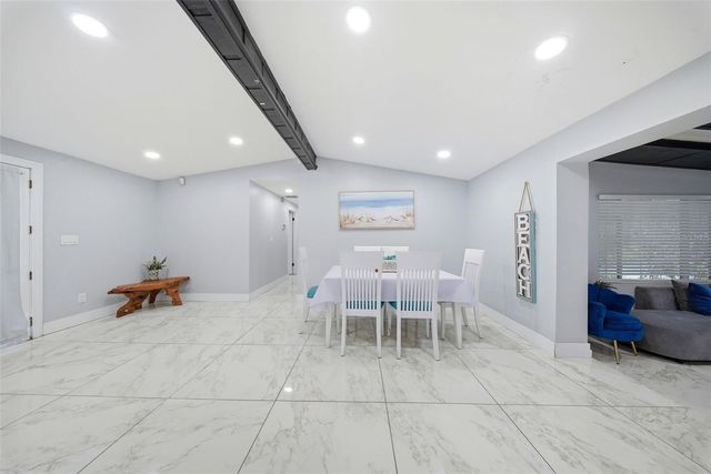 12116 N 52ND STREET, Temple Terrace, FL 33617