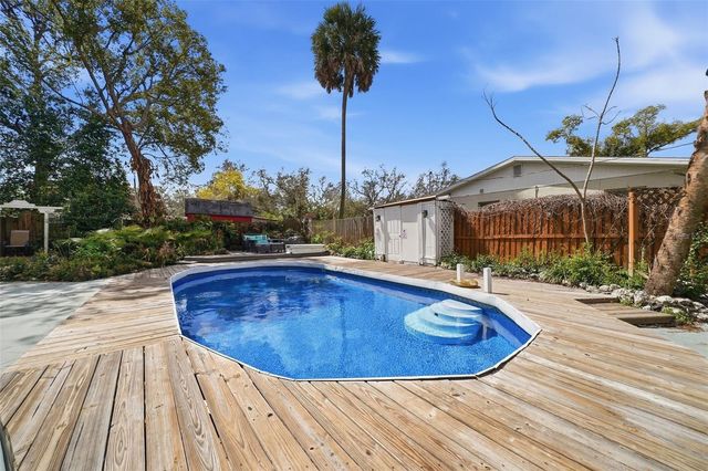 12116 N 52ND STREET, Temple Terrace, FL 33617