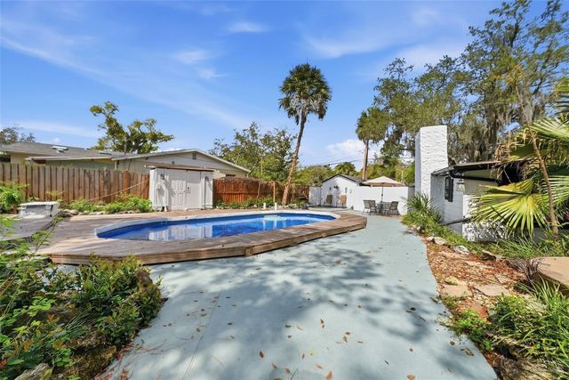 12116 N 52ND STREET, Temple Terrace, FL 33617