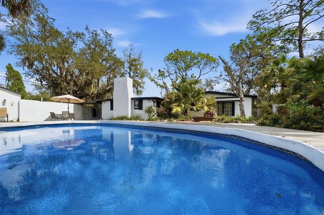 12116 N 52ND STREET, Temple Terrace, FL 33617