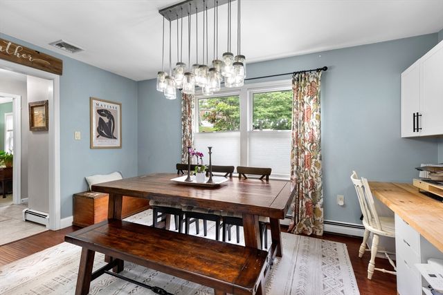 24 Moon Compass Ln, Sandwich, MA 02563
