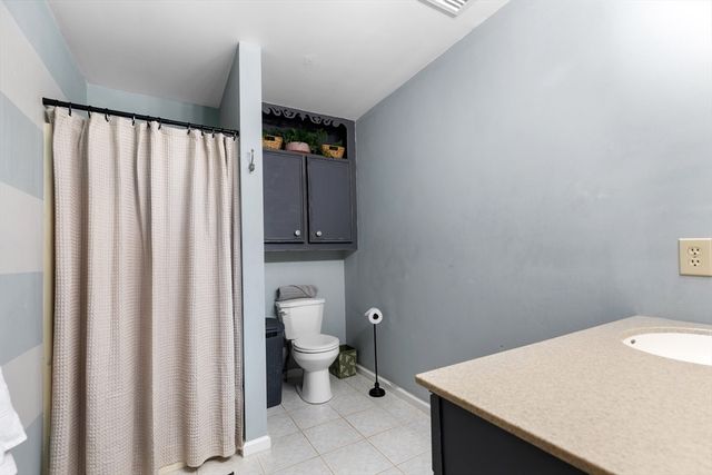 24 Moon Compass Ln, Sandwich, MA 02563