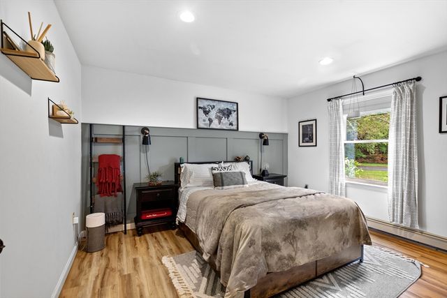 24 Moon Compass Ln, Sandwich, MA 02563