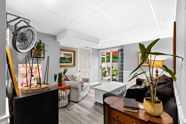 24 Moon Compass Ln, Sandwich, MA 02563
