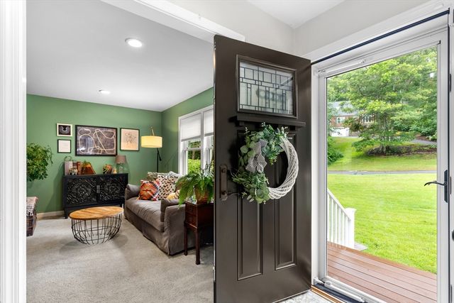 24 Moon Compass Ln, Sandwich, MA 02563
