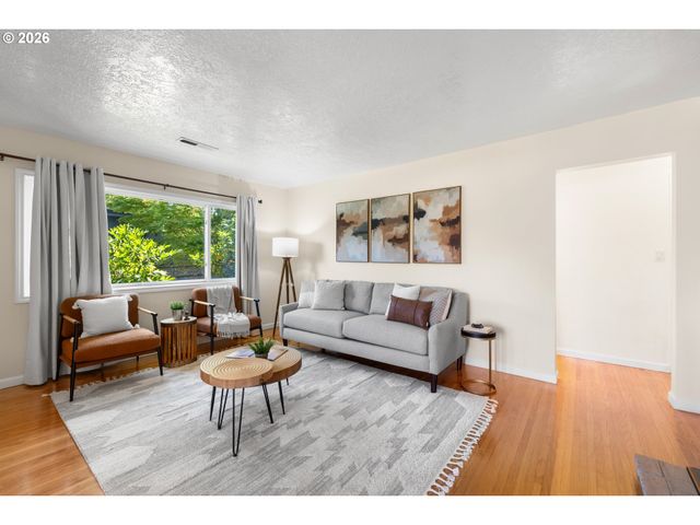 9744 Sw VIEW Ter, Tigard, OR 97224