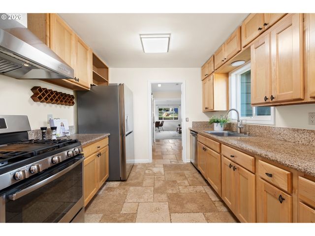 9744 Sw VIEW Ter, Tigard, OR 97224