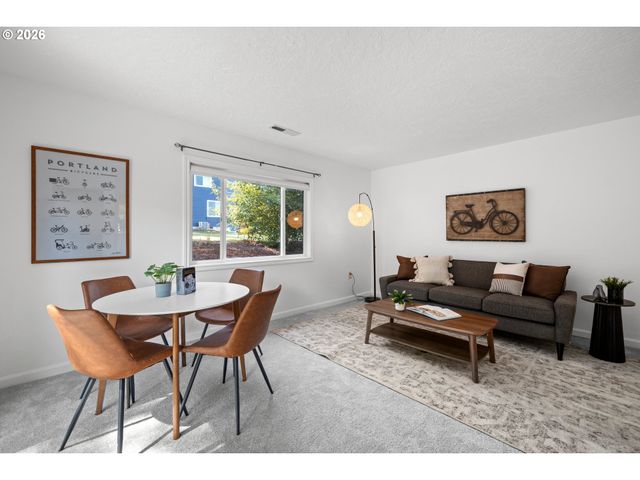 9744 Sw VIEW Ter, Tigard, OR 97224