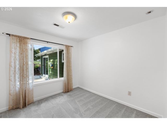 9744 Sw VIEW Ter, Tigard, OR 97224