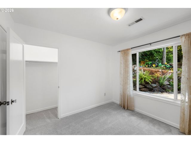 9744 Sw VIEW Ter, Tigard, OR 97224