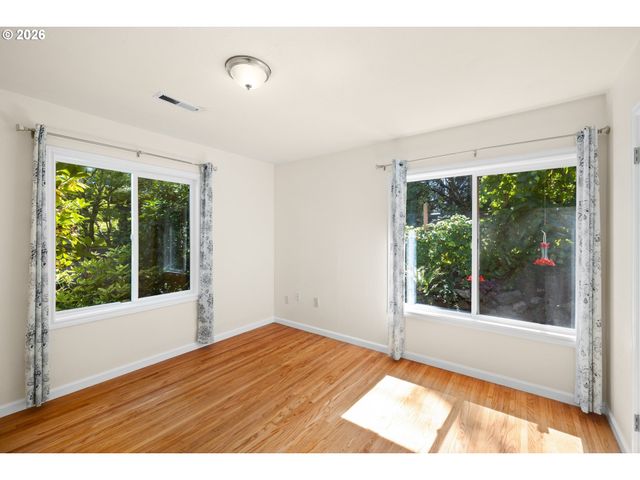 9744 Sw VIEW Ter, Tigard, OR 97224