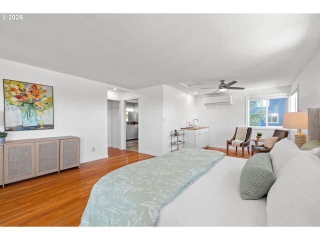 9744 Sw VIEW Ter, Tigard, OR 97224