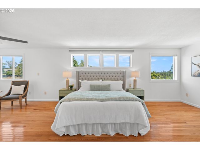 9744 Sw VIEW Ter, Tigard, OR 97224