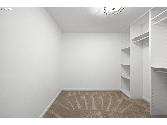 9744 Sw VIEW Ter, Tigard, OR 97224
