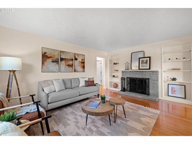 9744 Sw VIEW Ter, Tigard, OR 97224