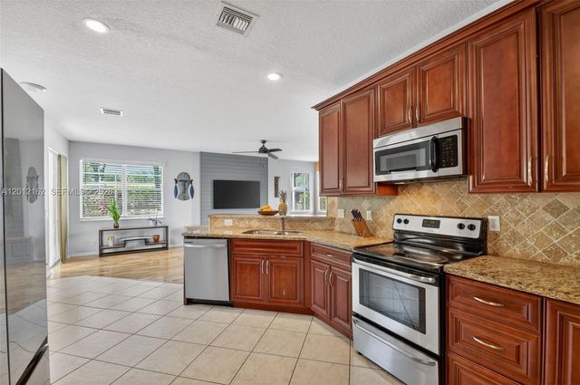 7055 Via Leonardo, Lake Worth, FL 33467