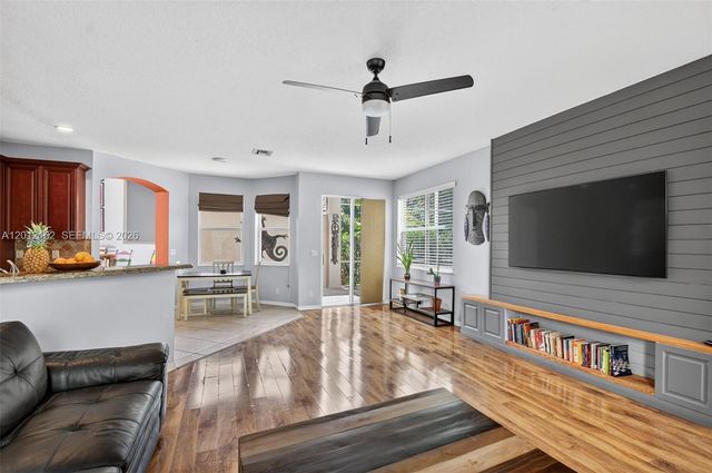 7055 Via Leonardo, Lake Worth, FL 33467