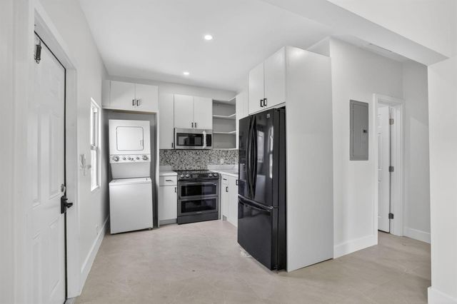 621 NW 3rd Avenue, Pompano Beach, FL 33060