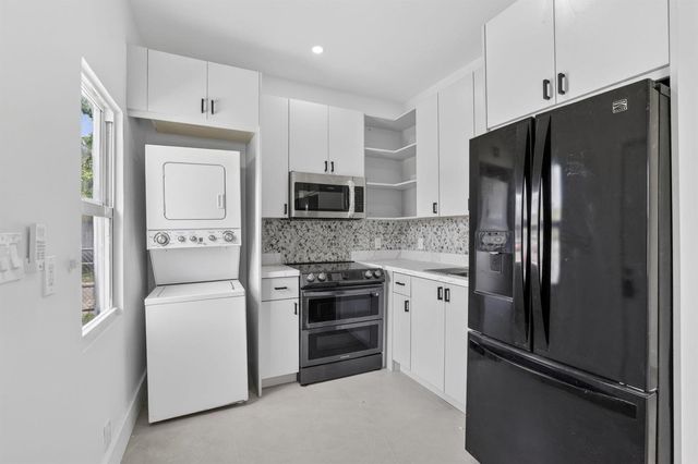 621 NW 3rd Avenue, Pompano Beach, FL 33060