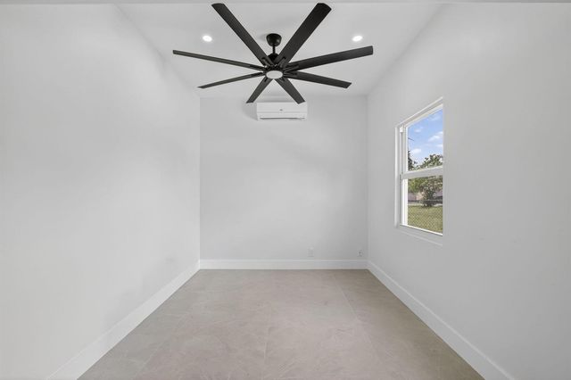 621 NW 3rd Avenue, Pompano Beach, FL 33060
