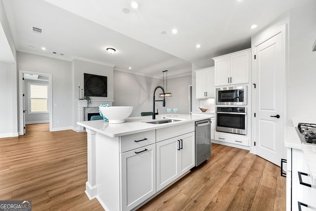 203 Bear Way, Hoschton, GA 30548