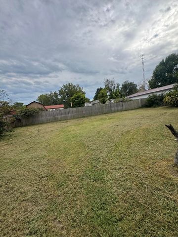 320 W Marshfield Street, Hartville, MO 65667