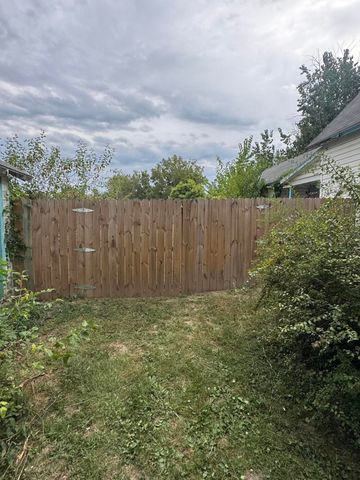 320 W Marshfield Street, Hartville, MO 65667